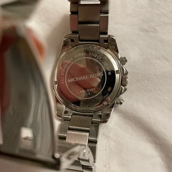 Ladies Watch - Picture 4 of 4